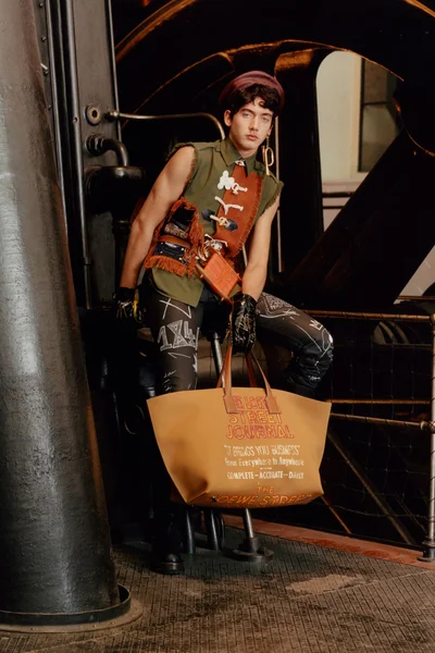 Look 11